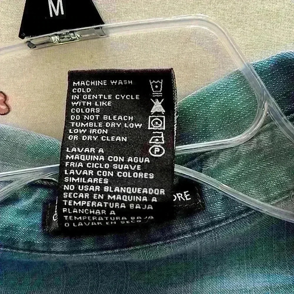 100% Tencel Chambray Button front Shirt. Size M - Picture 5 of 5